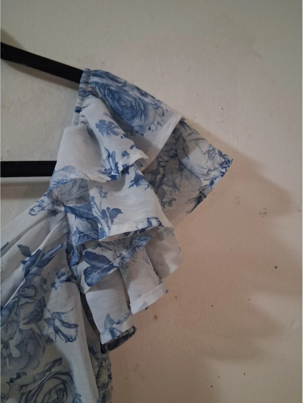 Altar'd State Blue Floral Ruffle Sleeve Dress with Bow Accent Size Large‎
